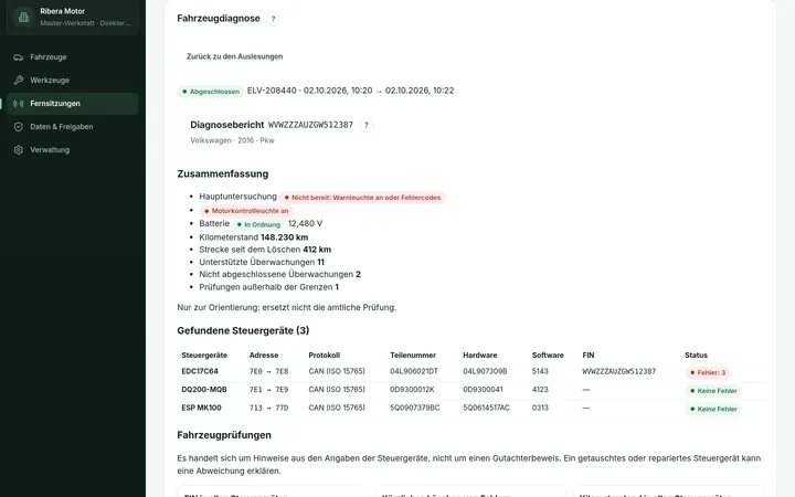 Diagnosebericht eines Volkswagen Golf mit drei Fehlern, leuchtender Motorkontrollleuchte und seinen Steuergeräten